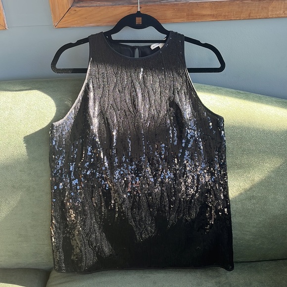 Banana Republic black sequinned top. Size 4 - Picture 6 of 6